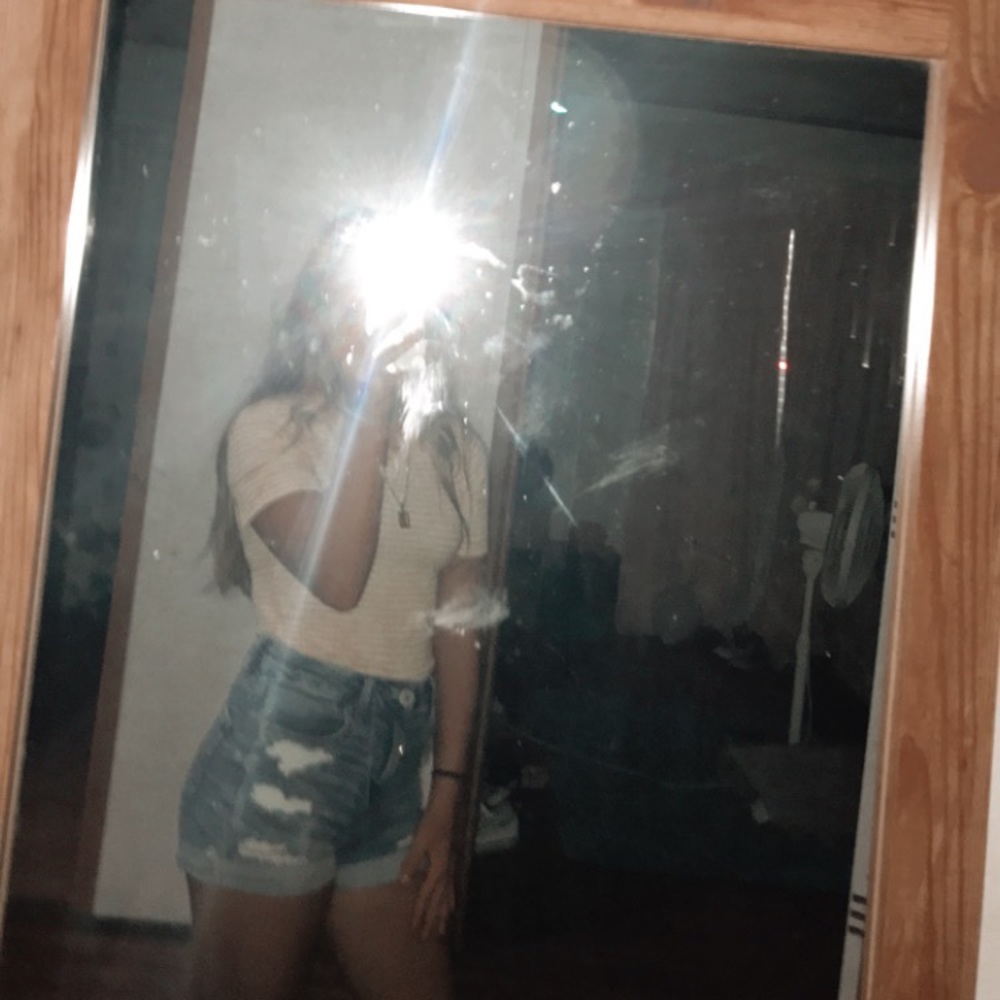 Meet your Posher, Ellee